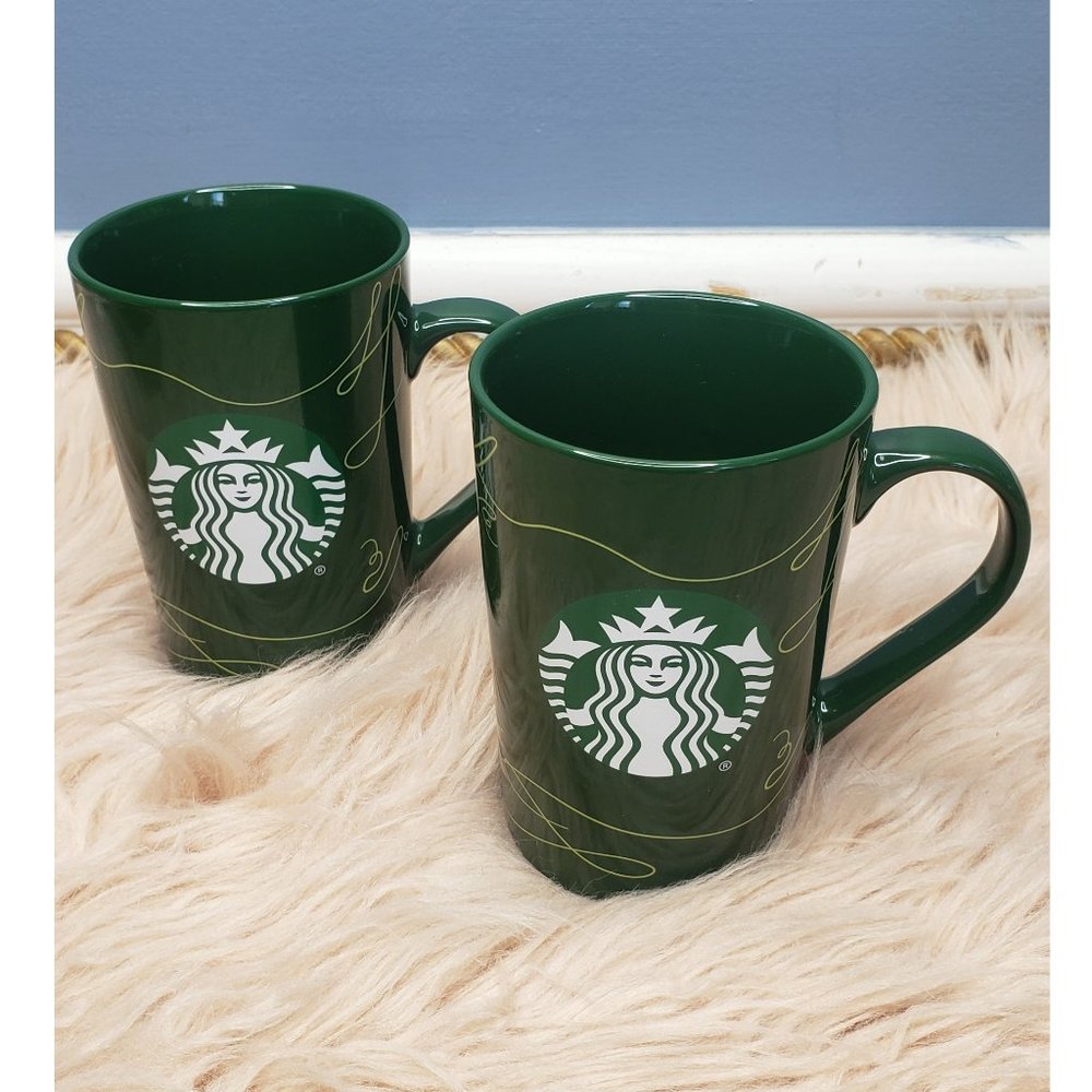 NWOB 2020 STARBUCKS HOLIDAY COFFEE MUG / SET OF 2